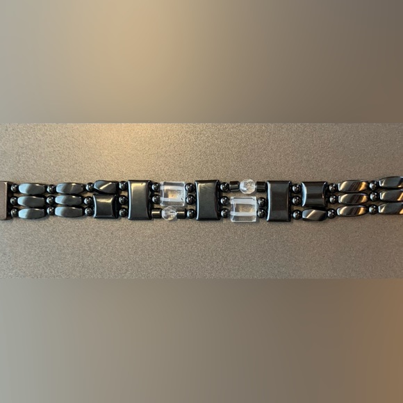 Amazing Magnetic Hematite and clear Quartz bracelet. - Picture 3 of 3